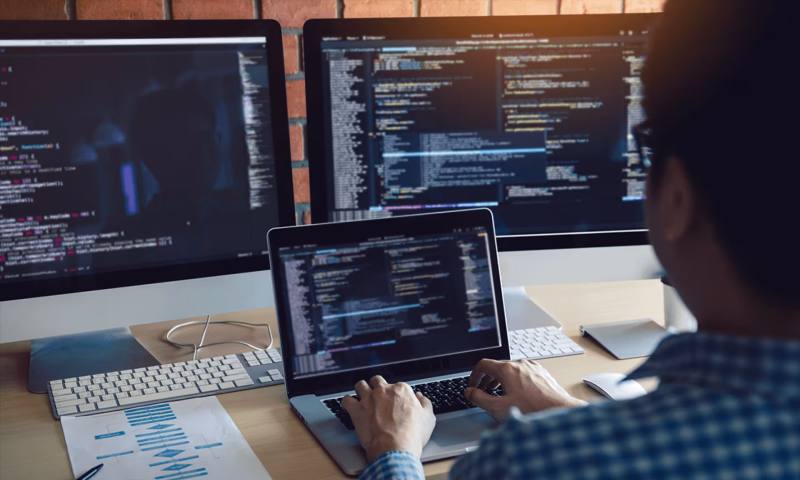 数据科学选型：R与Python如何赋能广汉市网站建设？